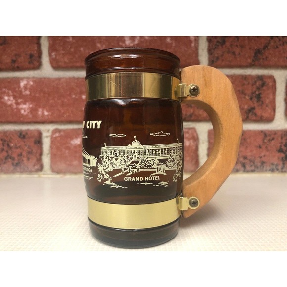 Mackinaw City Michigan Amber Glass Wooden Handle Beer Mug Collectible Souvenir - Picture 2 of 6